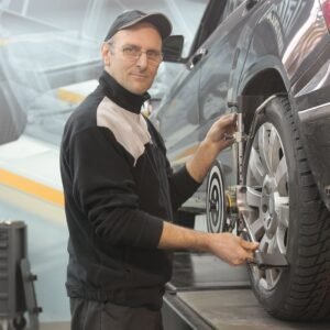 Servicio de alineacion y balanceo de ruedas para camionetas en Mendoza Mantello